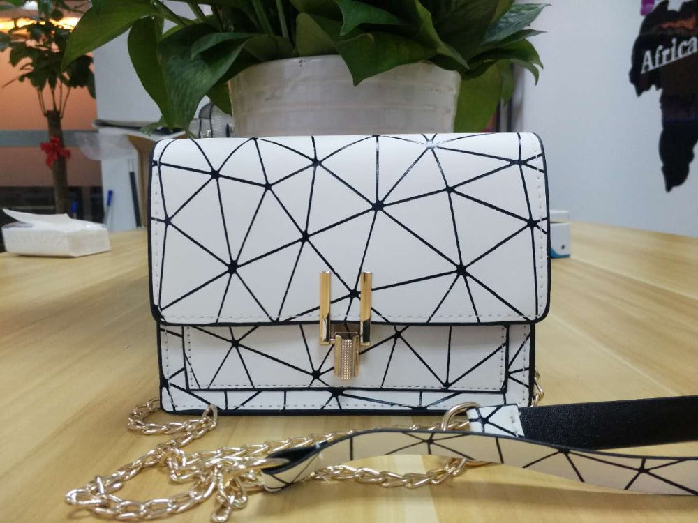 Women Shoulder Bags 2020 summer new Korean version of the Messenger bag handbag chain wild crack printing wild shoulder bag