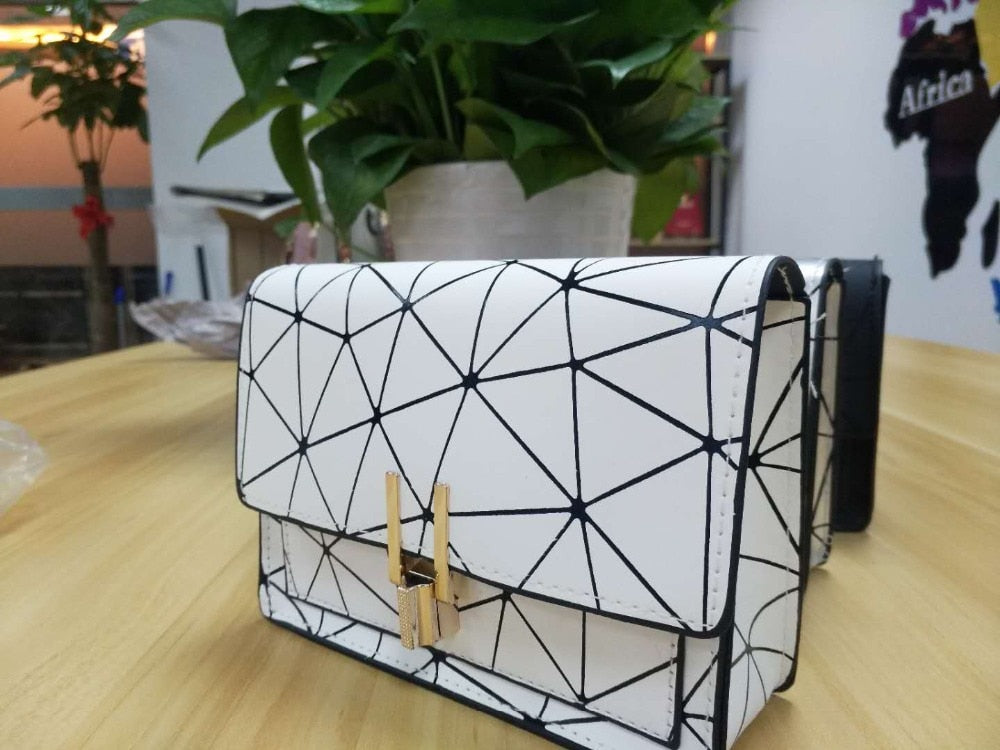 Women Shoulder Bags 2020 summer new Korean version of the Messenger bag handbag chain wild crack printing wild shoulder bag