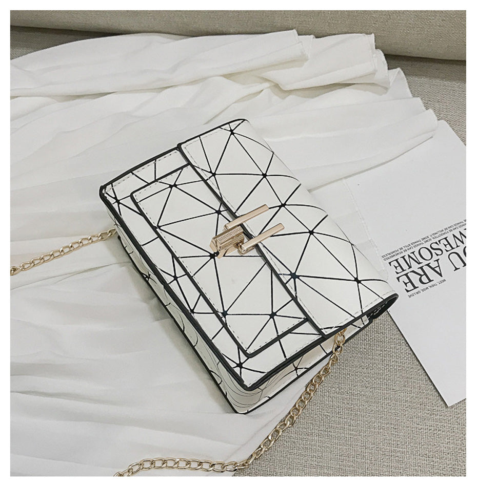 Women Shoulder Bags 2020 summer new Korean version of the Messenger bag handbag chain wild crack printing wild shoulder bag