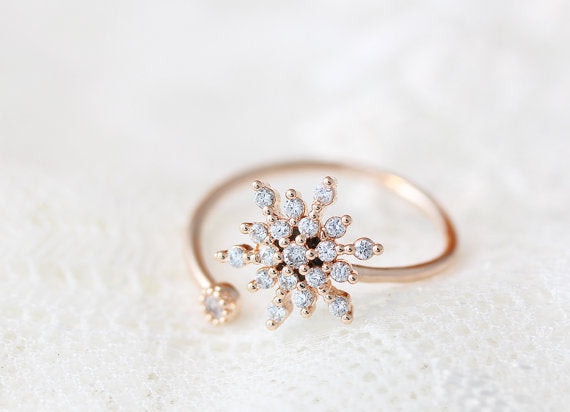 [Beiver] Women White Crystal Snowflake Finger Ring