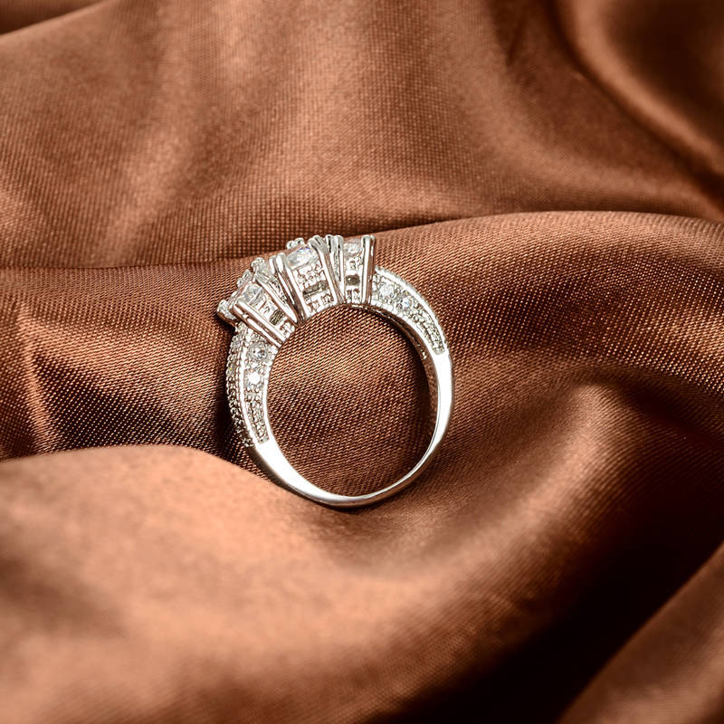 CZ Ring top quality crystal ladies (AAA) cubic Zircon.