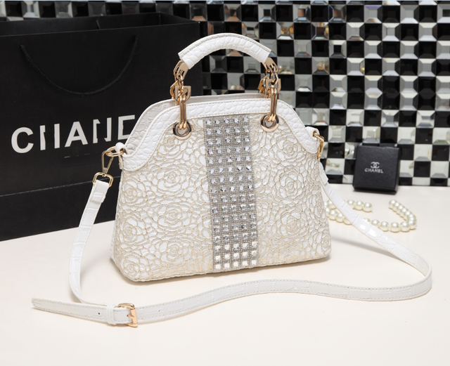 Luxury fashion diamonds women handbags - crocodile pattern leather crossbody - female shoulder shell bag rhinestone.