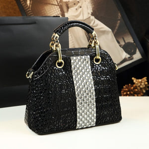 Luxury fashion diamonds women handbags - crocodile pattern leather crossbody - female shoulder shell bag rhinestone.